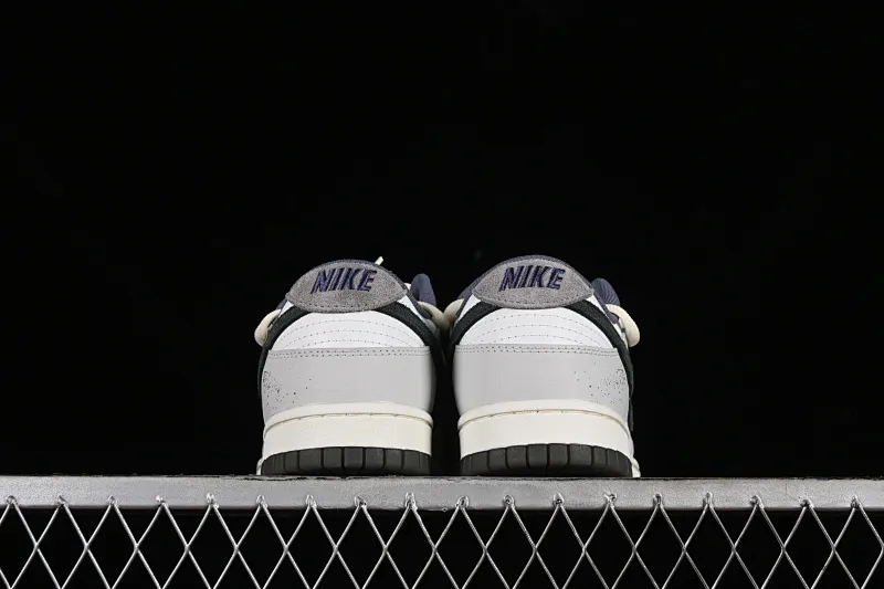 All Categories Nk SB Dunk Series Nk SB Dunk Low Low-top sneakers Nk Dunk Low SE Bubble Jellyfish Gray Island SB strap low-top casual sneakers FJ4188-100
